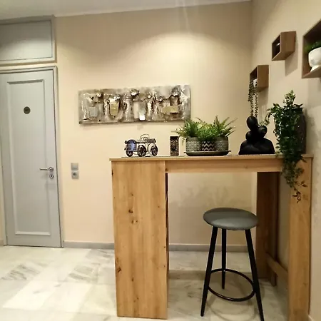 Kallaris Deluxe House Capsule hotel