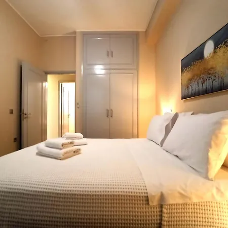 Kallaris Deluxe House Capsule hotel *