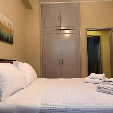 Kallaris Deluxe House Capsule hotel